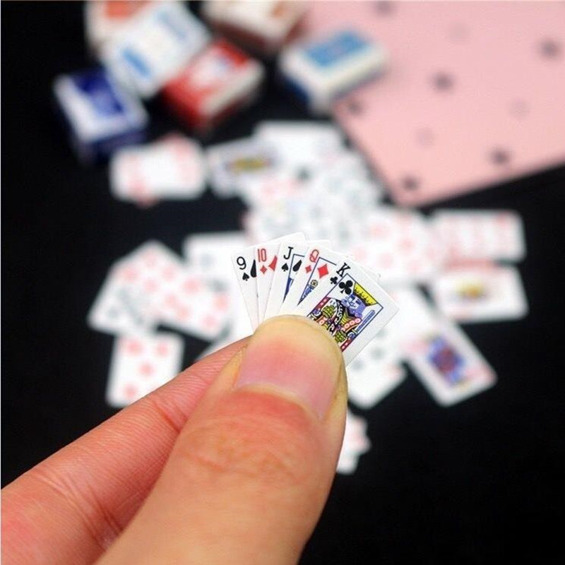 1 Set Mini Poker Playing Cards - Prank Toys 评论和价格